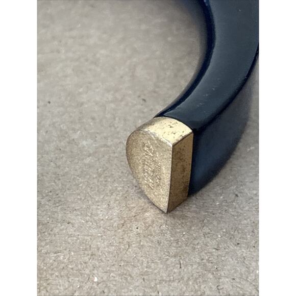 Kate Spade Saturday Bracelet Bangle Dark Blue Lucite Acrylic Cuff Gold Tone Tips - Picture 5 of 8